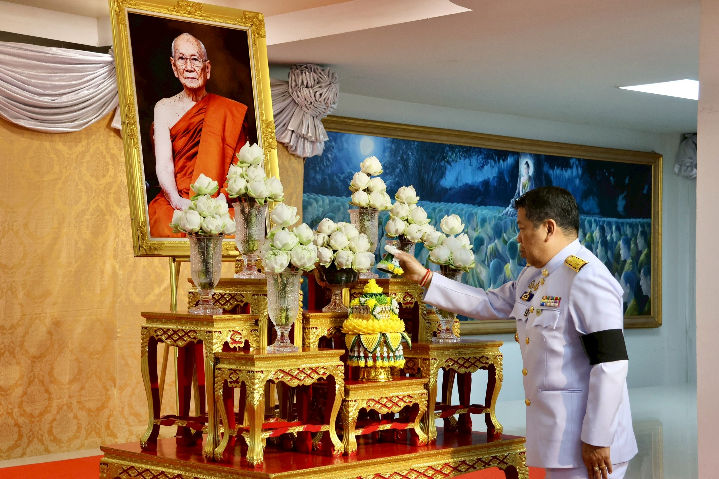 จังหวัดระนอง จัดพิธีเจริญพระพุทธมนต์และทำบุญตักบาตรถวายพระกุศล เนื่องในโอกาสฉลองพระชนมายุ 99 พรรษา สมเด็จพระอริยวงศาคตญาณ สมเด็จพระสังฆราช สกลมหาสังฆปริณายก